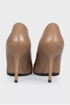 Brown leather open-toe shoes