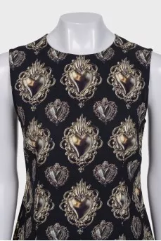 Black fitted sleeveless blouse