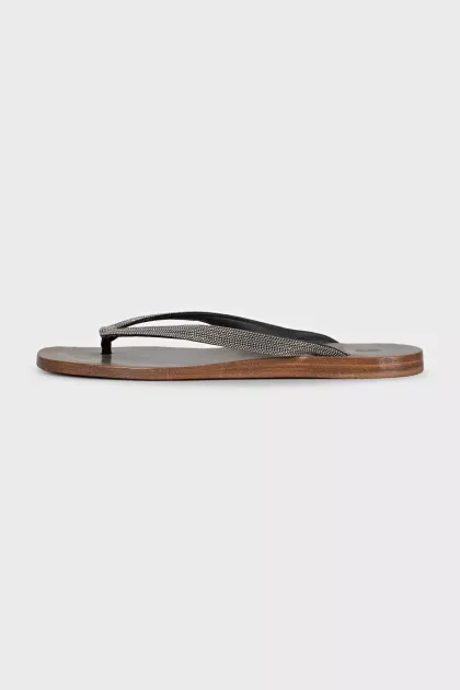Flip-flops with signature decor