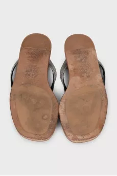 Flip-flops with signature decor