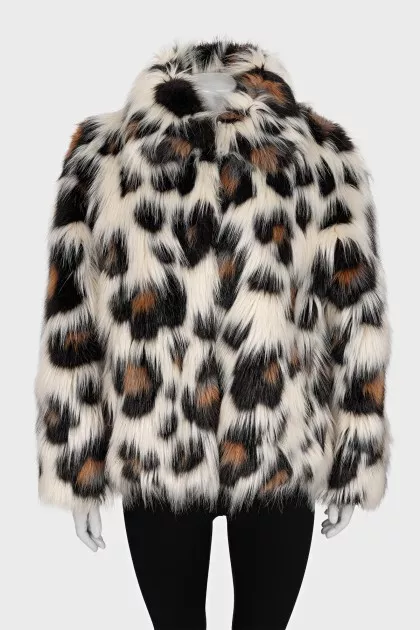 Cropped fur coat with animal print
