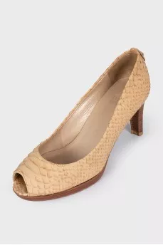 Beige leather shoes with animal print