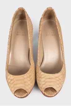 Beige leather shoes with animal print