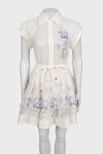 Fitted dress with floral print and buttons