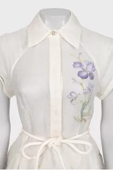 Fitted dress with floral print and buttons