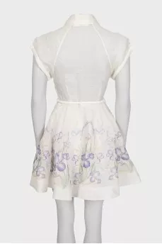 Fitted dress with floral print and buttons