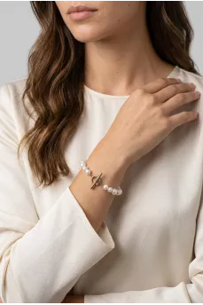 Bracelet made of pearls of different diameters