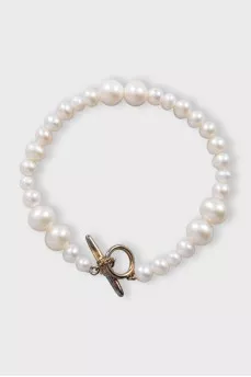 Bracelet made of pearls of different diameters