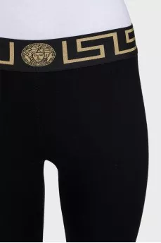 Leggings with a signature print on an elastic waistband