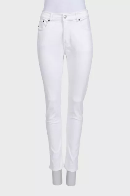 Slim-fit white jeans