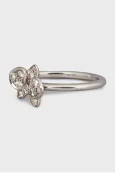 Gold ring with a flower and diamonds