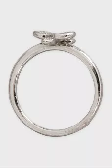 Gold ring with a flower and diamonds