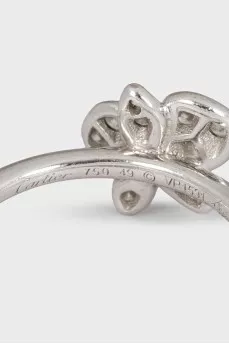 Gold ring with a flower and diamonds