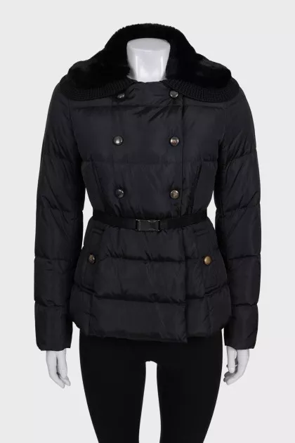 Fitted jacket with a fur collar