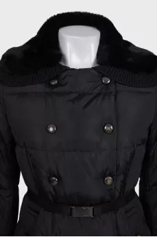 Fitted jacket with a fur collar