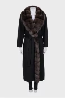 Reversible cashmere coat with fur trim