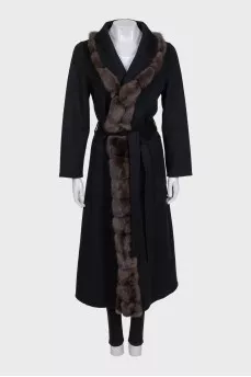 Reversible cashmere coat with fur trim
