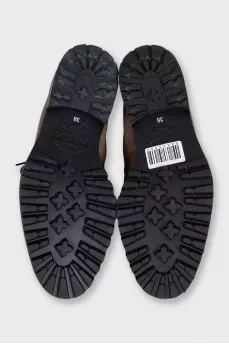Insulated suede boots with a fur element