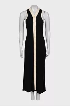 Sleeveless V-neck maxi dress with cape