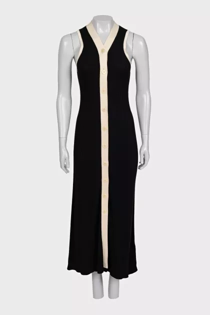 Sleeveless V-neck maxi dress with cape