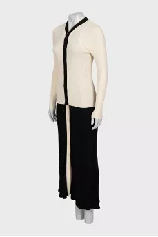 Sleeveless V-neck maxi dress with cape