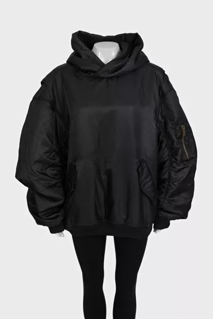 Чорний бомбер oversize з капюшоном