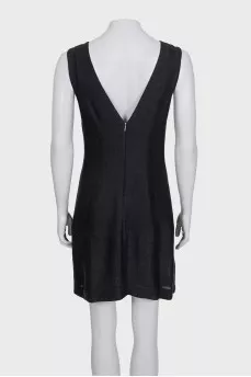Black sleeveless straight-cut dress