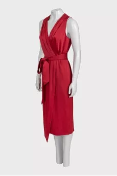 Red fitted dress with belt and tag