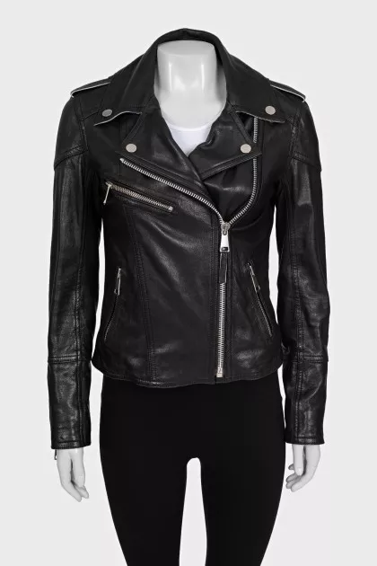 Fitted leather jacket with pockets
