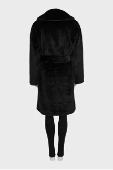 Fitted fur coat with buttons and tag