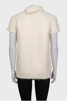 White sweater with short sleeves