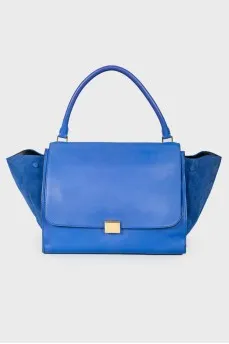 Suede inserts on the sides bag