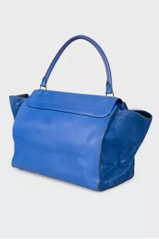 Suede inserts on the sides bag