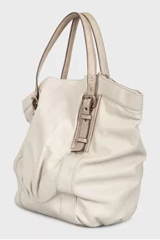 Leather tote bag with magnetic closure