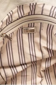 Leather tote bag with magnetic closure
