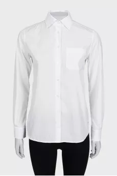 White straight-cut shirt with a pocket