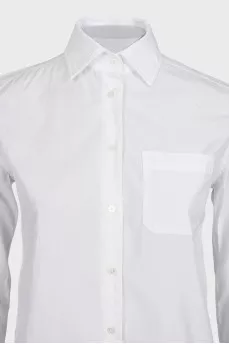 White straight-cut shirt with a pocket