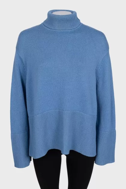 Light blue oversized sweater with slits