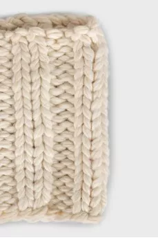 Knitted wool scarf