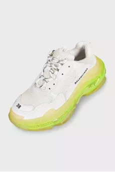 Кросівки з яскравою підошвою Triple S