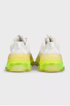 Кросівки з яскравою підошвою Triple S