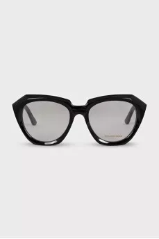 Black glasses with a round frame