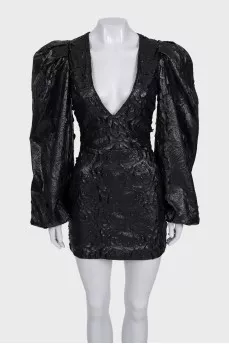 Black dress with voluminous sleeves