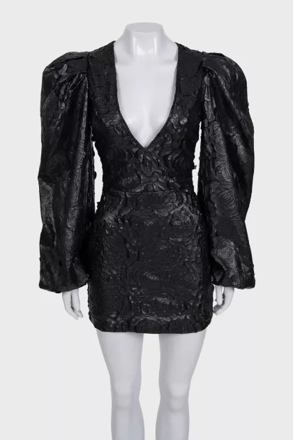 Black dress with voluminous sleeves