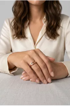Move Uno gold ring