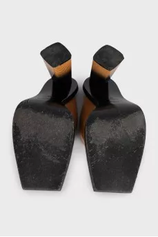 Brown leather mules with heels