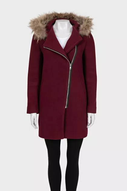 Burgundy zippered coat with fur