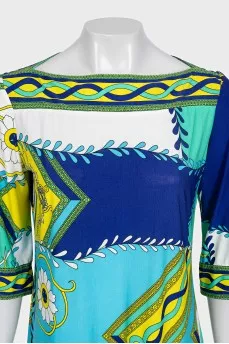Straight dress in a bright print