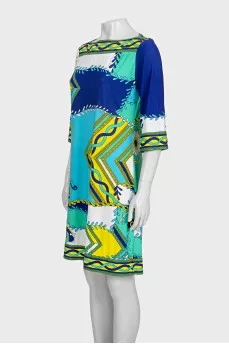Straight dress in a bright print