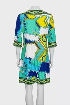Straight dress in a bright print